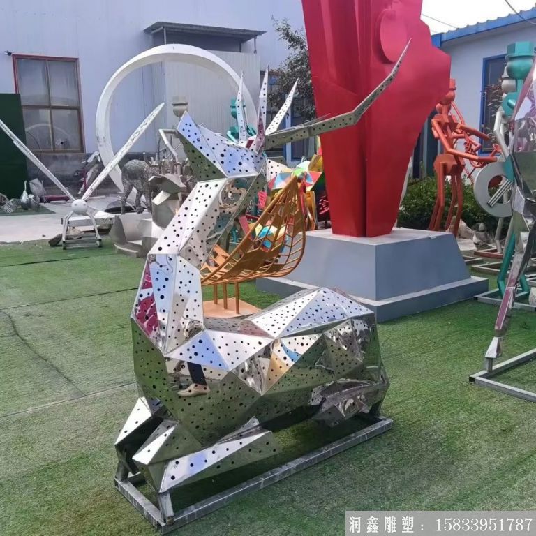 不銹鋼沖孔鹿雕塑，發(fā)光系列