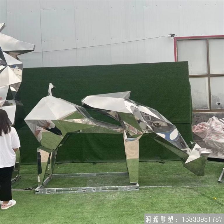 不銹鋼切面鹿雕塑，公園草坪鹿雕塑