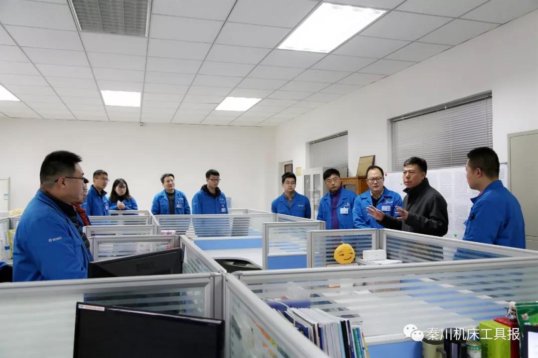 嚴(yán)鑒鉑董事長現(xiàn)場辦公：讓員工有事干 能干事 干成事