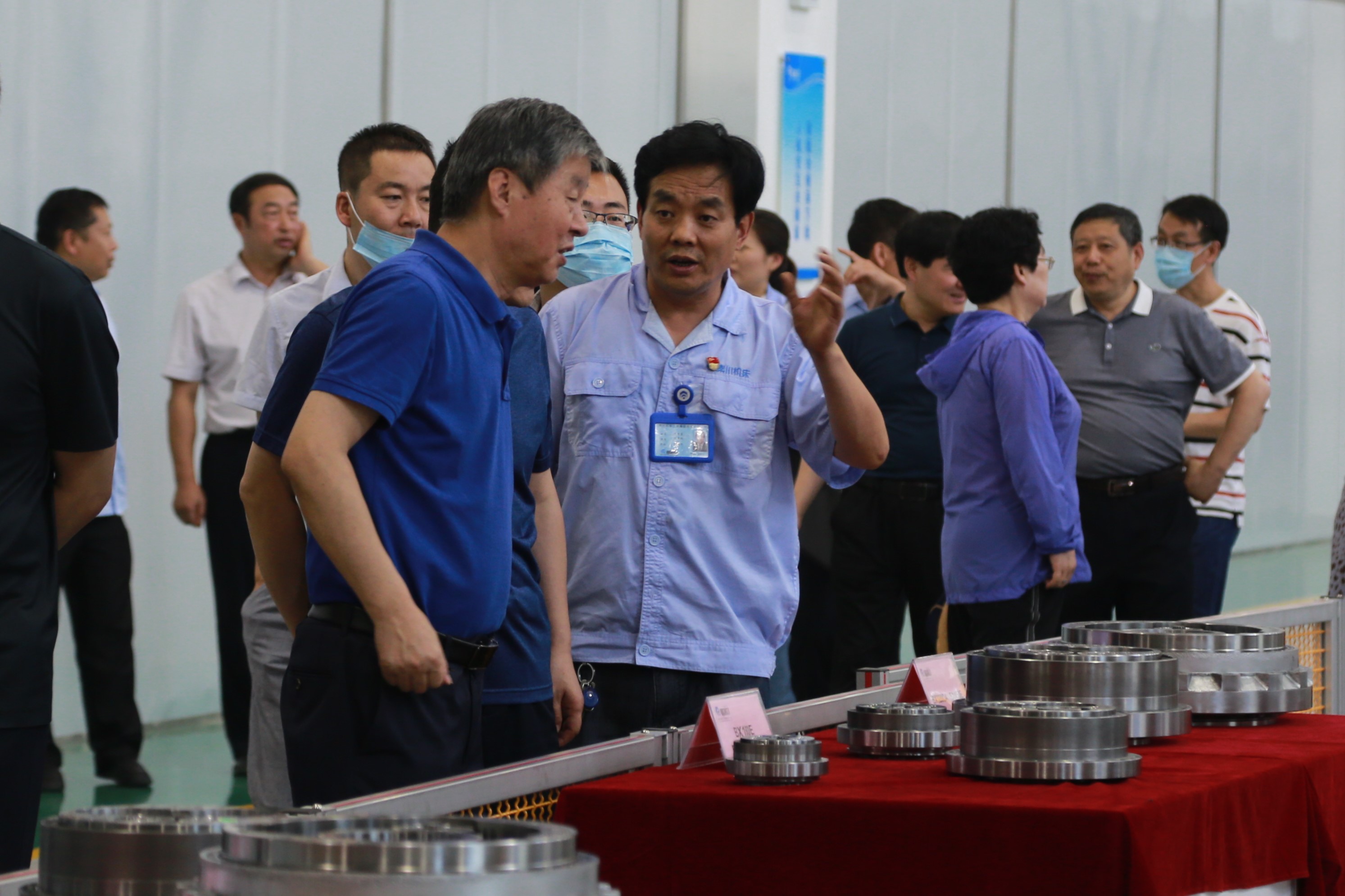 咸陽(yáng)市政協(xié)主席汪文展一行蒞臨秦川集團(tuán)專題調(diào)研