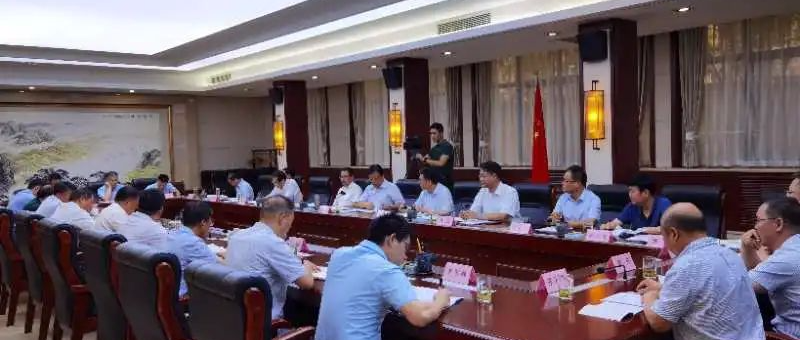 嚴(yán)鑒鉑董事長(zhǎng)赴漢中秦川業(yè)務(wù)板塊調(diào)研，與漢中市委市政府座談