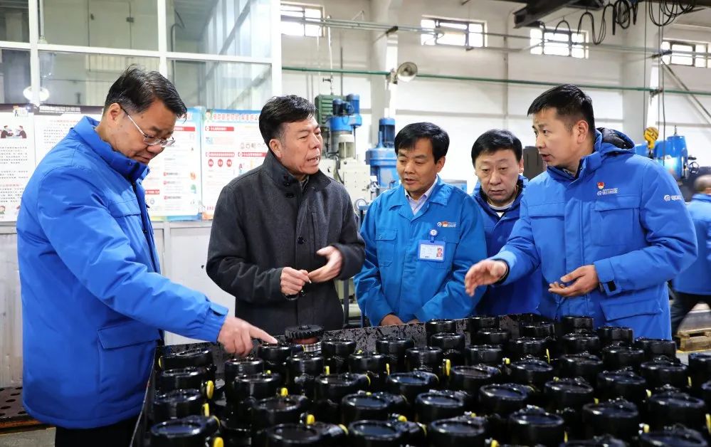 嚴(yán)鑒鉑董事長(zhǎng)慰問(wèn)一線員工