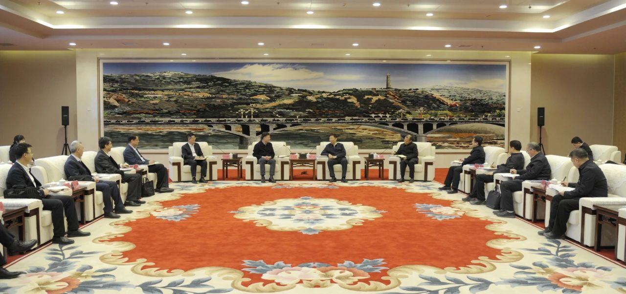 陜西省委常委、延安市委書(shū)記趙剛會(huì)見(jiàn)嚴(yán)鑒鉑董事長(zhǎng)一行