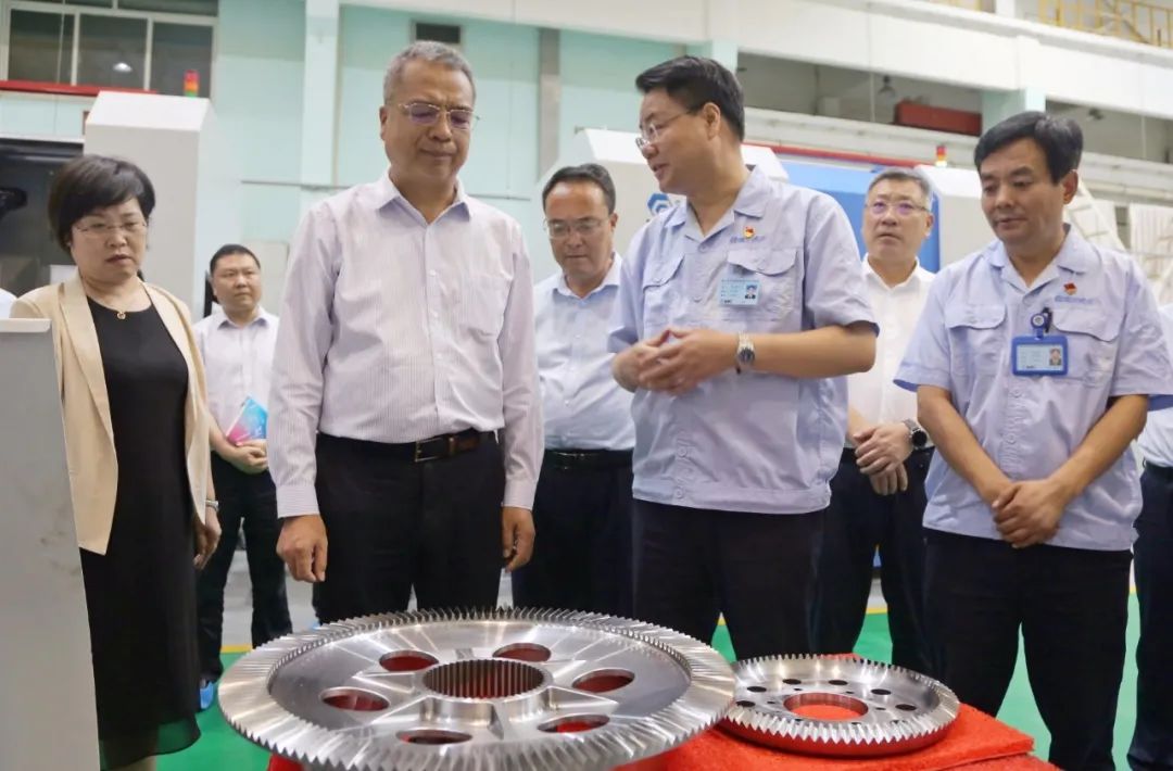 寶雞市委副書記、市長楊廣亭蒞臨秦川集團調研