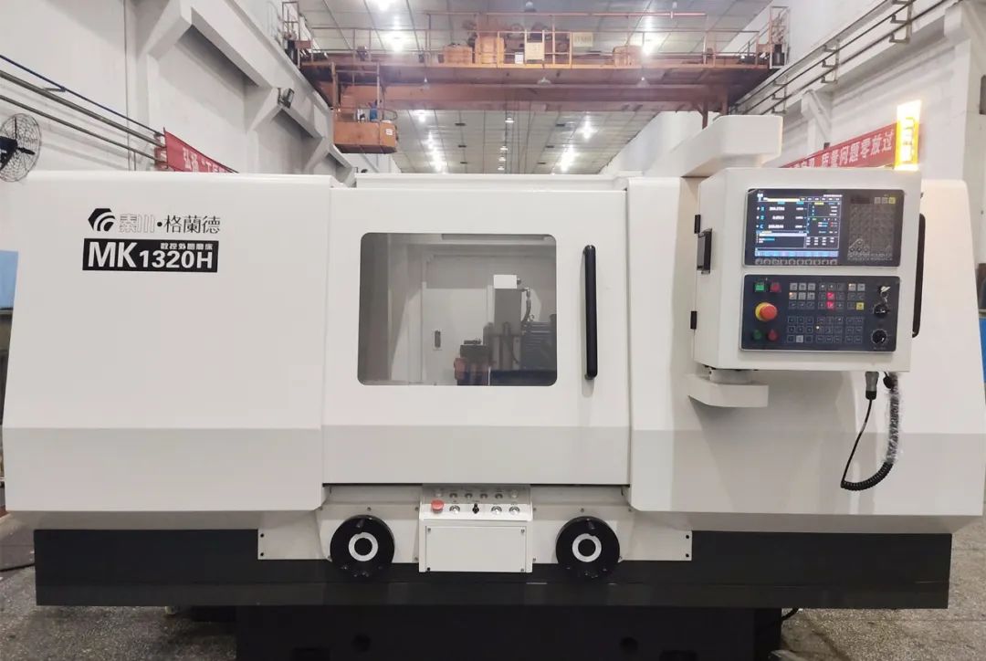 【秦川格蘭德】加快新品研發(fā) “手自一體”特色磨床亮相市場(chǎng)