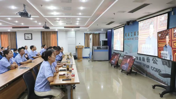 【集團資訊】集中觀看九三閱兵盛況！以實業(yè)報國踐行制造強國使命！